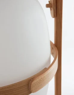 Cesta bord- / gulvlampe