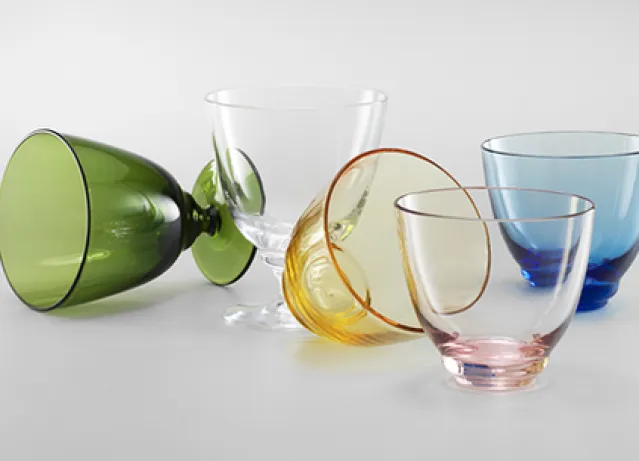 Flow glass med stett olivengrønn