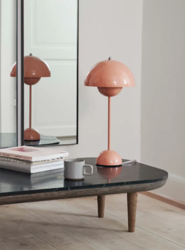 Flowerpot bordlampe VP3, beige red