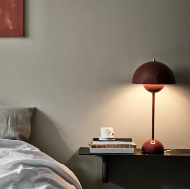 Flowerpot bordlampe VP3, red brown