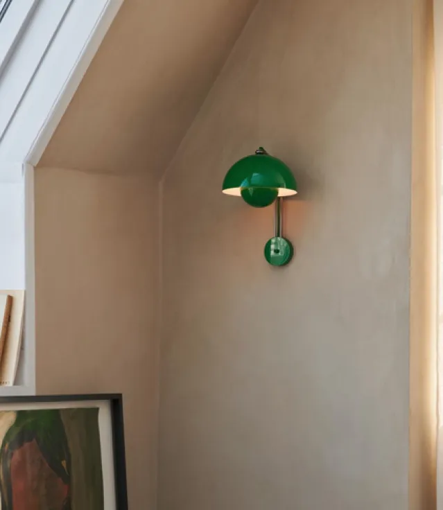 Flowerpot vegg VP8, Signal green