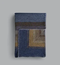 FRI – November View pledd