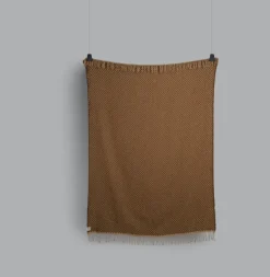 Isak Pledd – Chestnut