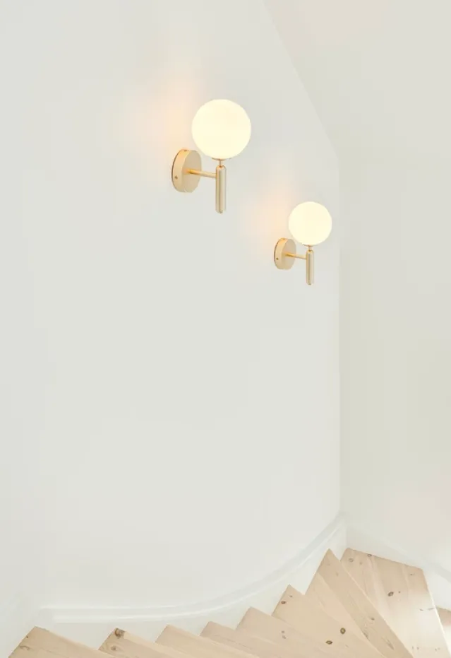 Miira wall, brass/opal