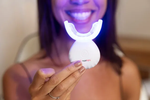 The Cherry -Rødlysterapi, munn